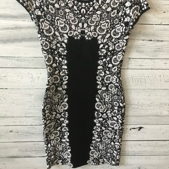 Beautiful BCBG MaxAzria Dress • Size M - Picture 4 of 5